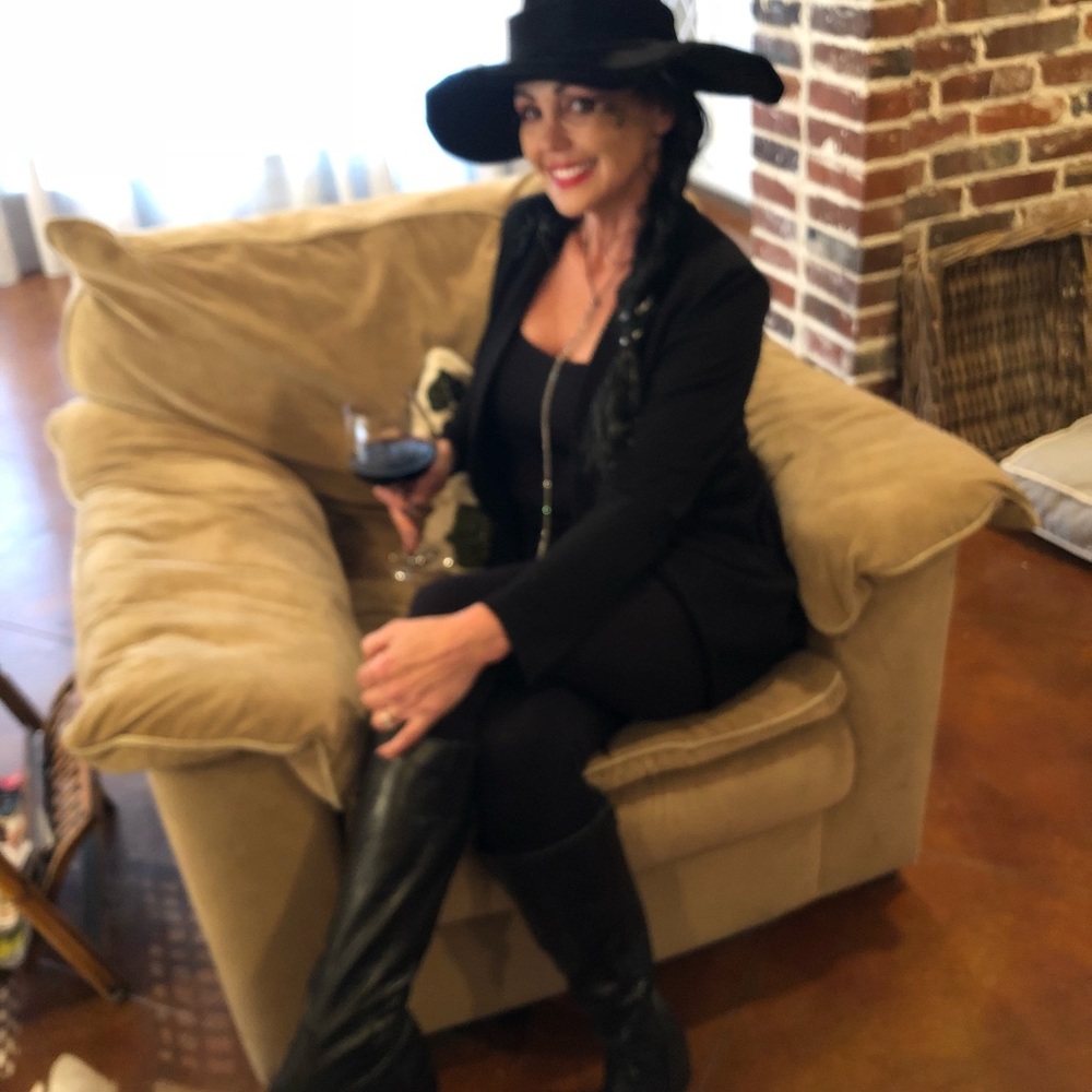 Meet your Posher, Tara